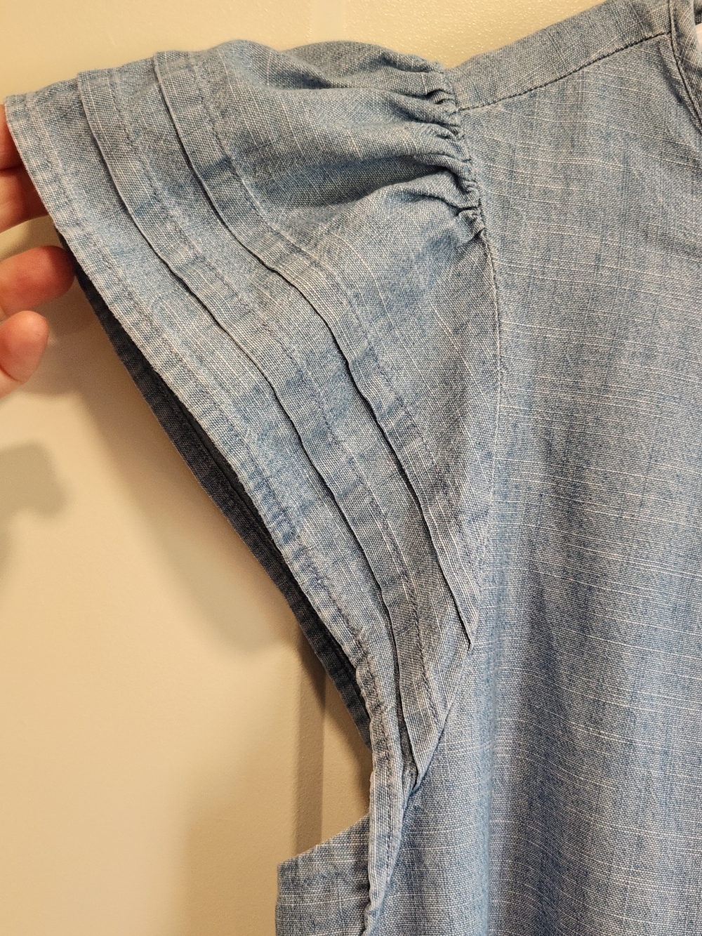 J.Crew Factory Chambray Pintuck Flutter Sleeve Top Light Wash Blue Denim Size S - Picture 2 of 14